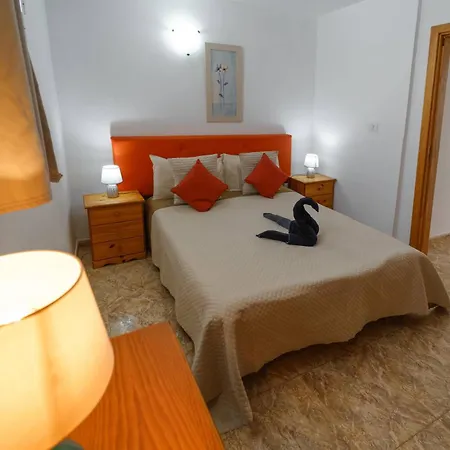 Guincho5b * Puerto del Carmen (Lanzarote)