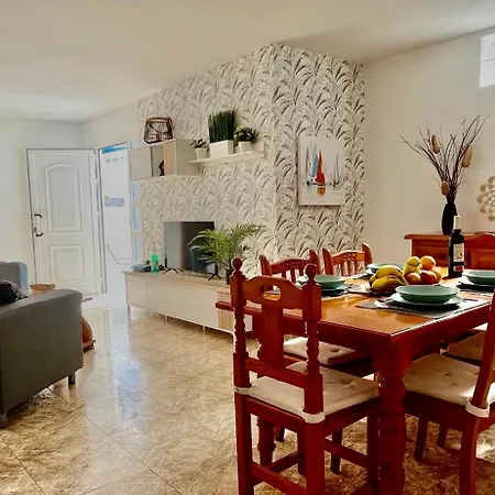 Guincho5b * Puerto del Carmen (Lanzarote)